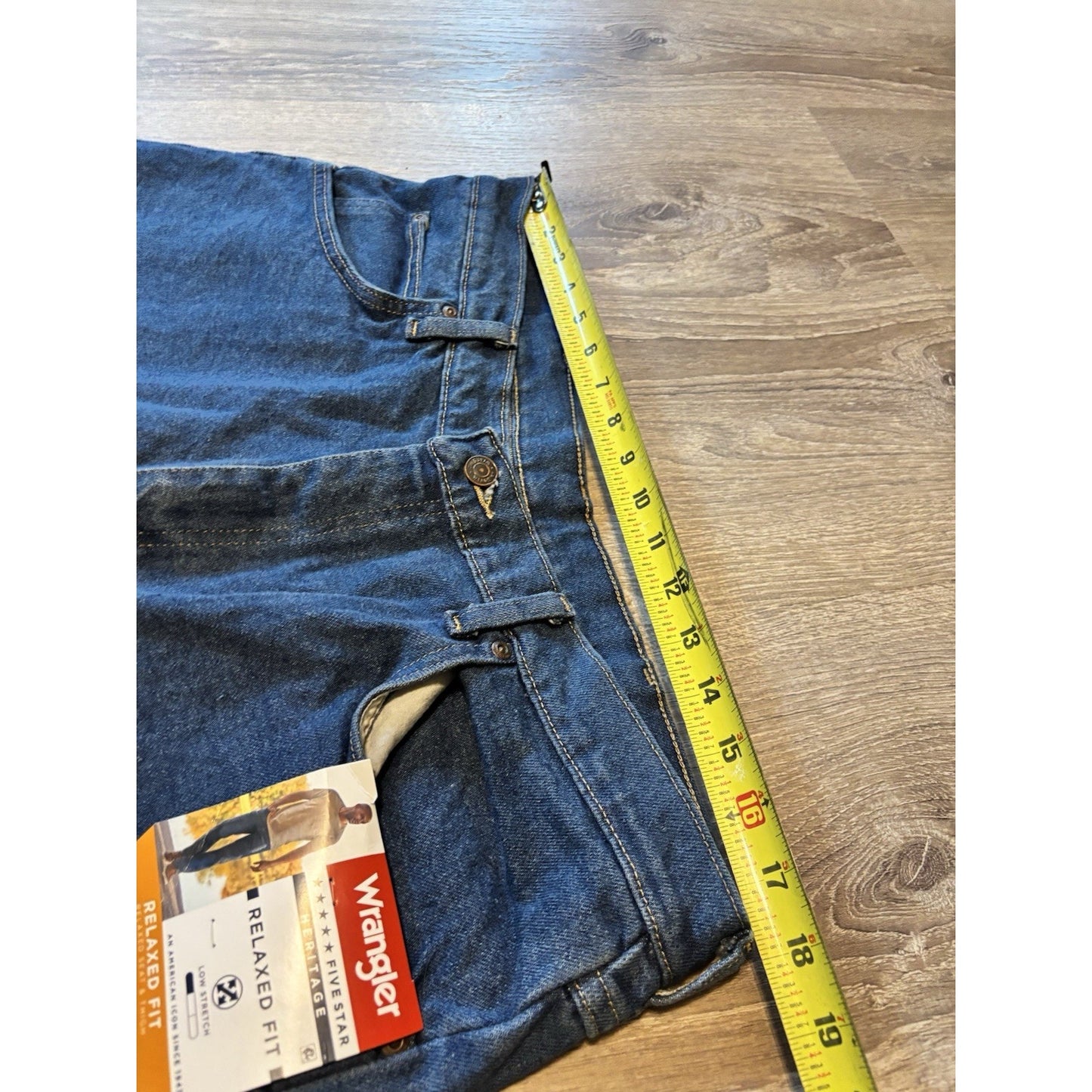 NWT Wrangler Men 36x29 Relaxed Fit Straight Leg Denim Five Star Premium Jeans**