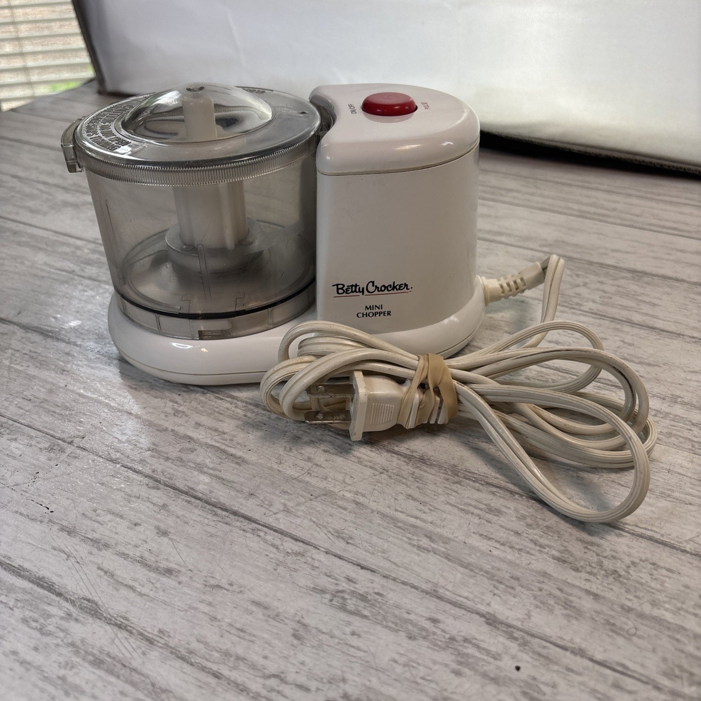 BETTY CROCKER MINI CHOPPER COMPACT FOOD PROCESSOR MODEL BC-1401