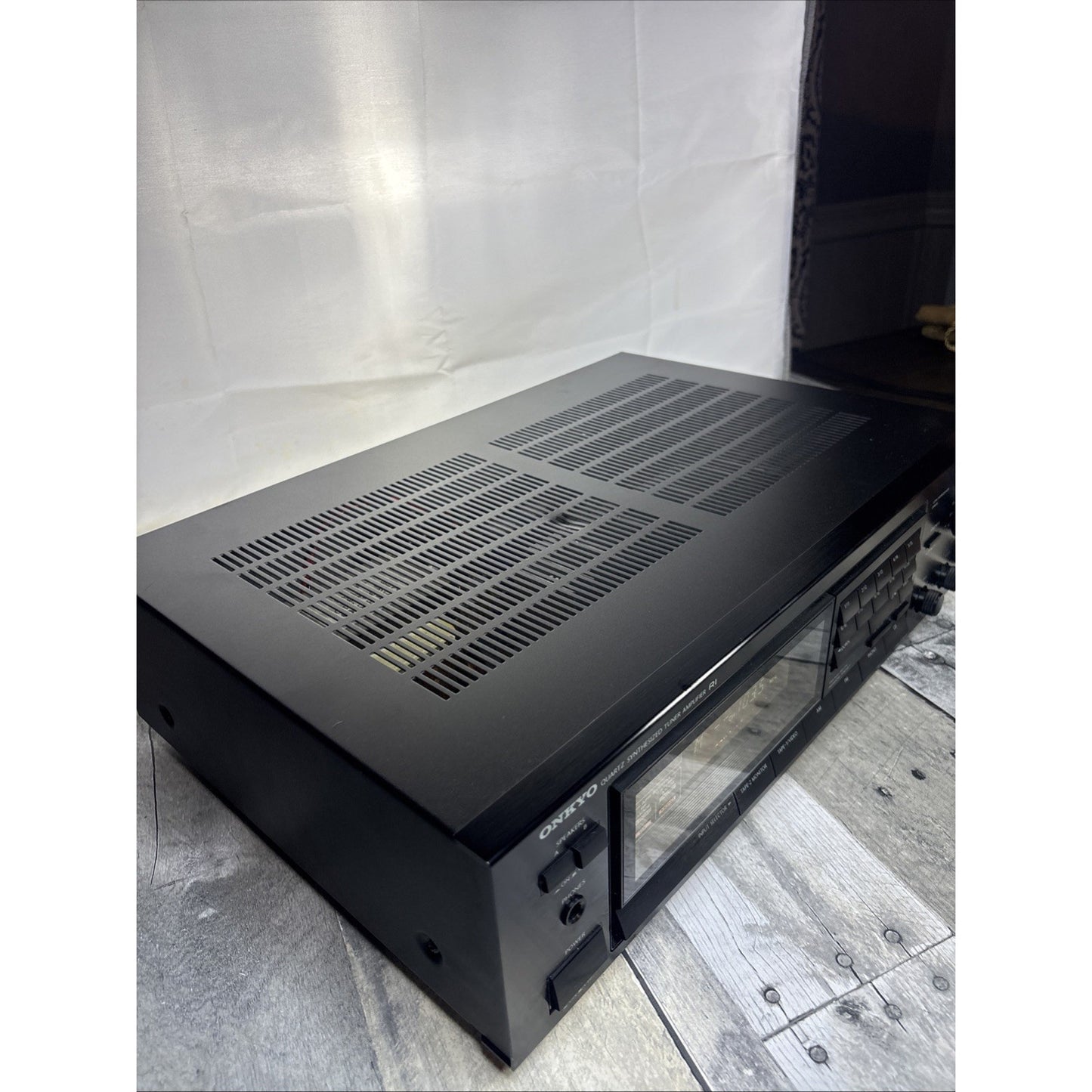 Vintage Receiver Onkyo Quartz Synthesized R1 Amplifier w/ Tuner AM FM TX-820