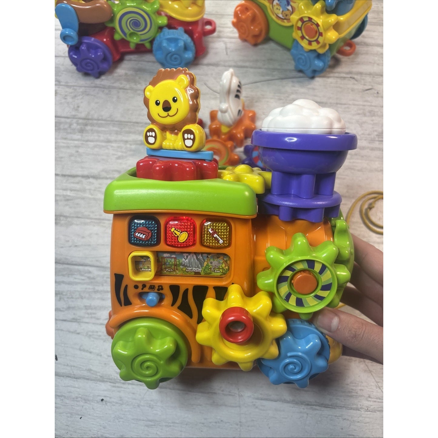 VTech GearZooz Roll and Roar Animal Train Musical Gears Smart Play WORKS