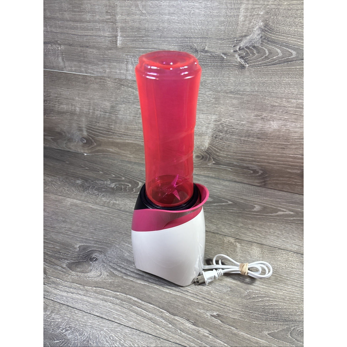 Oster MyBlend 250-Watt Personal Blender with Travel Sport Bottle Pink BLSTPB-WPK