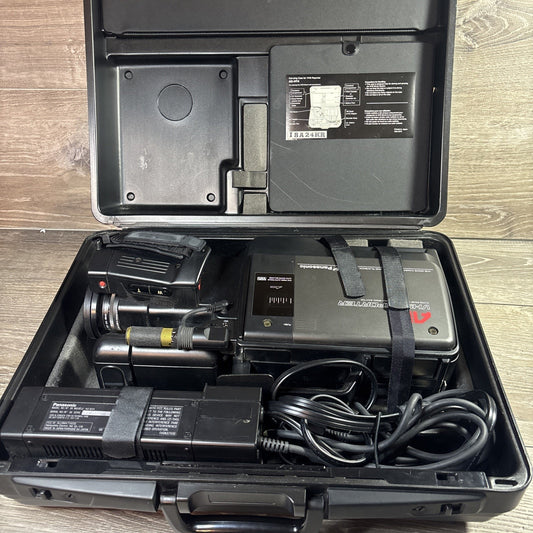 Panasonic VHS Reporter AG-HT4 Movie System Hard Carrying Case Complete