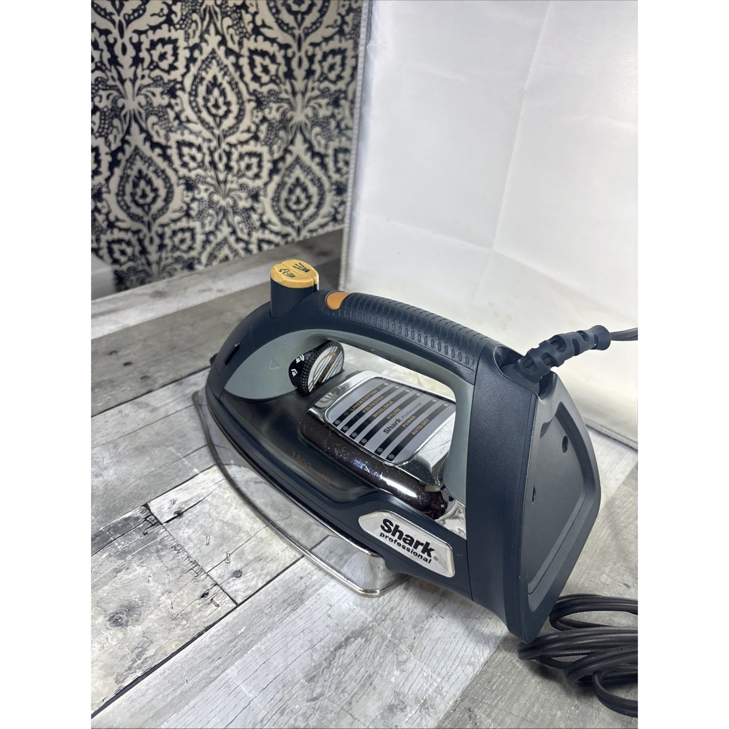 Shark GI505 55 Ultimate Professional Iron 9.5" Soleplate 1800w Steamer