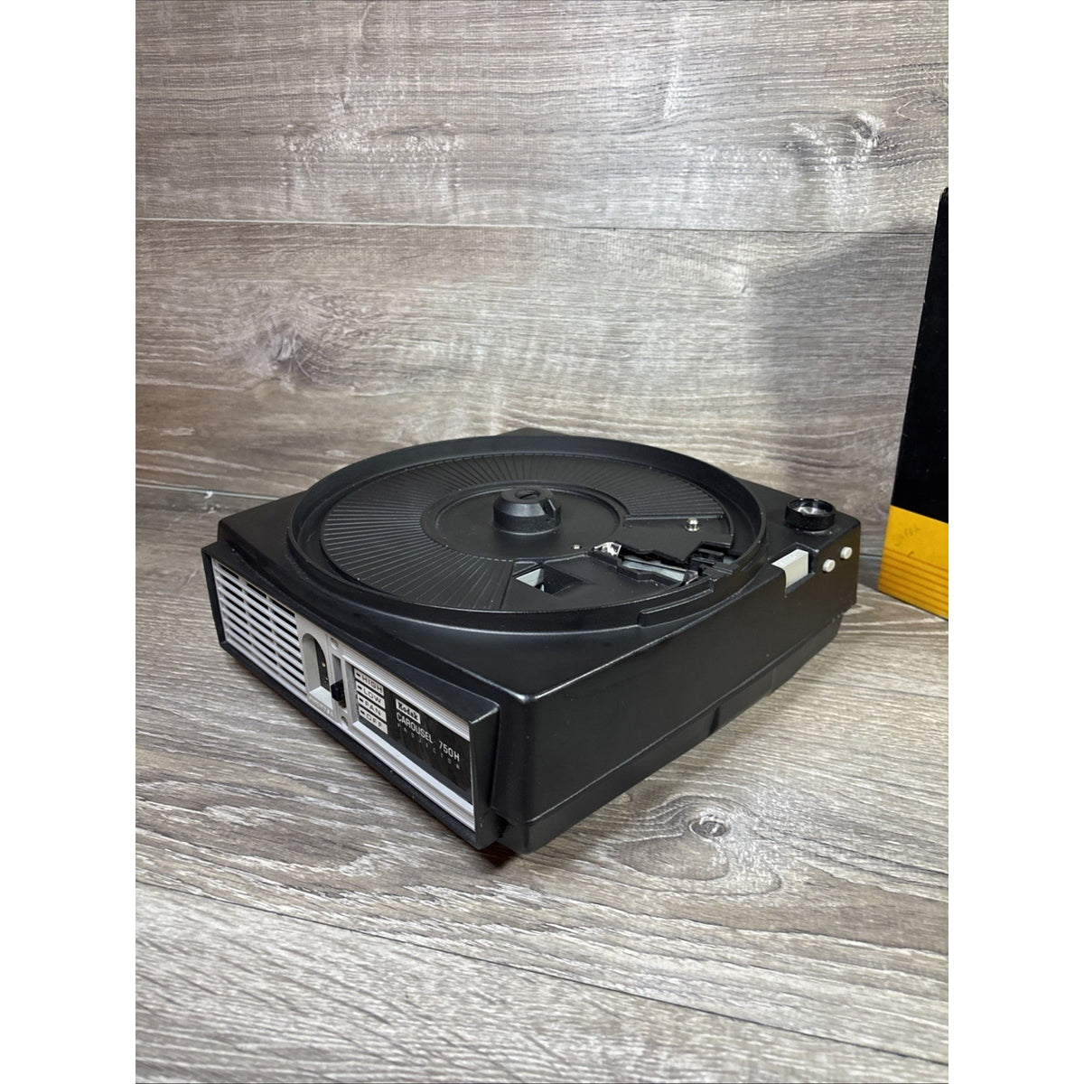 Kodak Carousel 750H Slide Projector W/ Remote & Carousel Transvue 80 Slide Tray