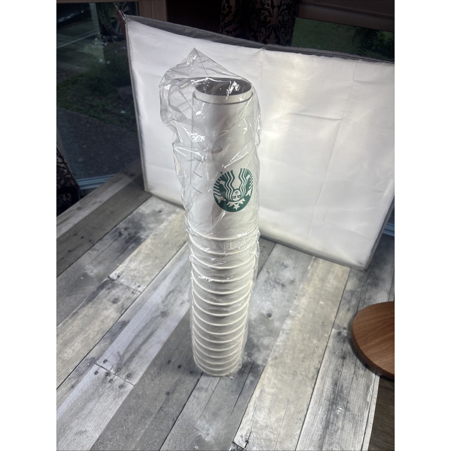 STARBUCKS Disposable PAPER CUPS Venti Large (24 Oz) New & Sealed - 15 Count
