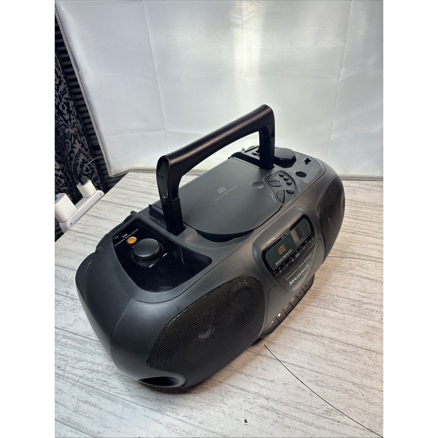 Magnavox AZ 8050 Dynamic Bass Boost AM FM CD Cassette Boom Box