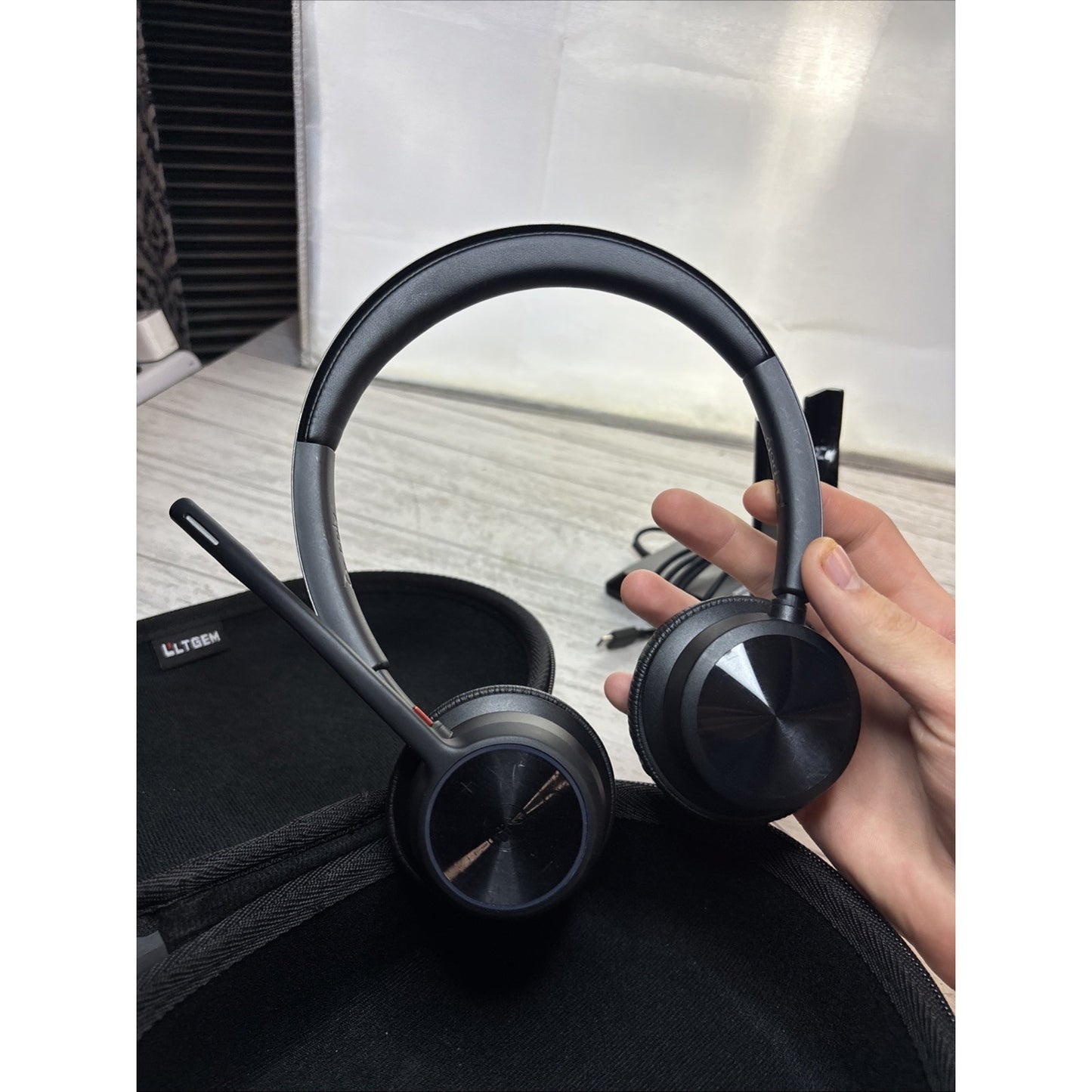 Poly Voyager 4320 Bluetooth Wireless Headset with USB-C Dock - Tested Clean
