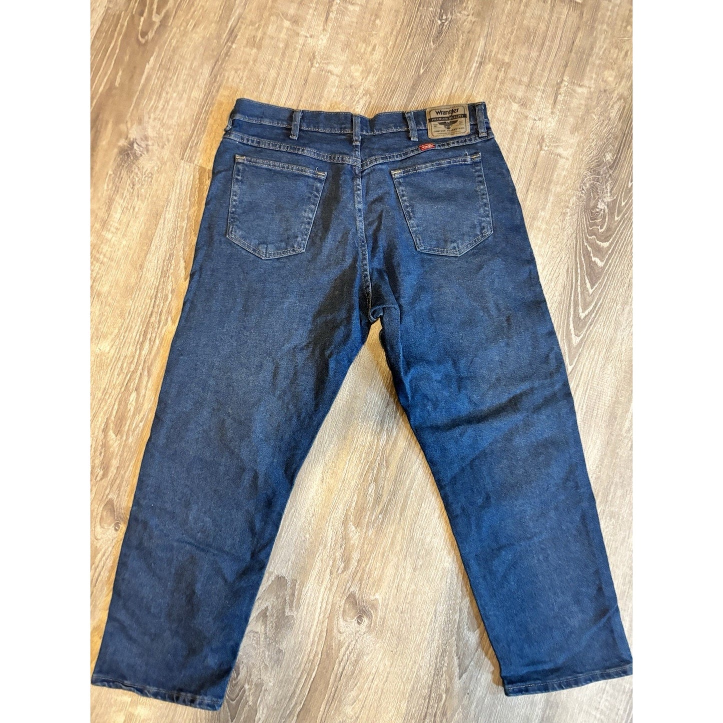 NWT Wrangler Men 36x29 Relaxed Fit Straight Leg Denim Five Star Premium Jeans**
