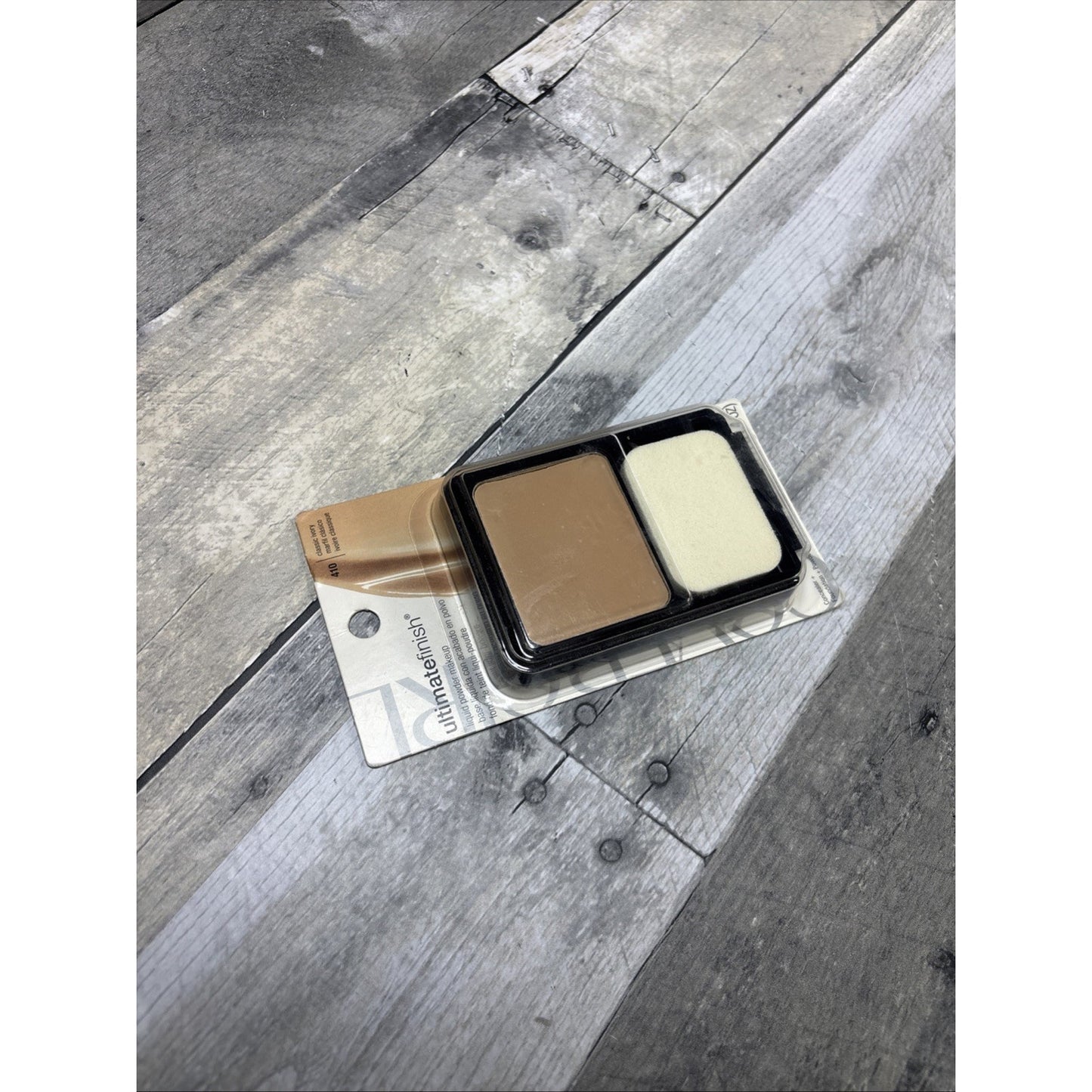 COVERGIRL Outlast All-Day Ultimate Finish Foundation, Classic Ivory (.4 Oz)