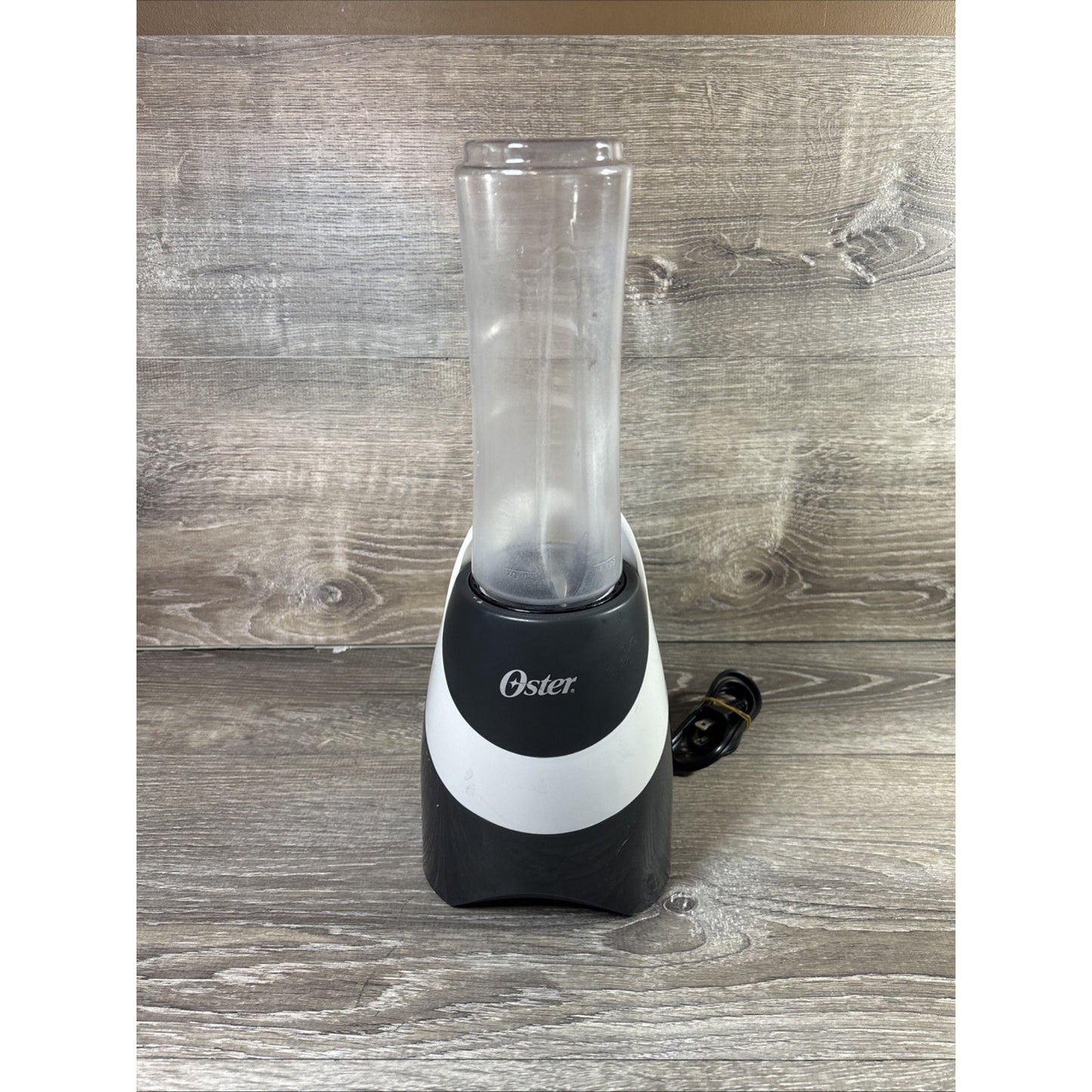 Oster MyBlend Personal Blender BLSTPB-GWH-000 Black/White With Sports Bottle