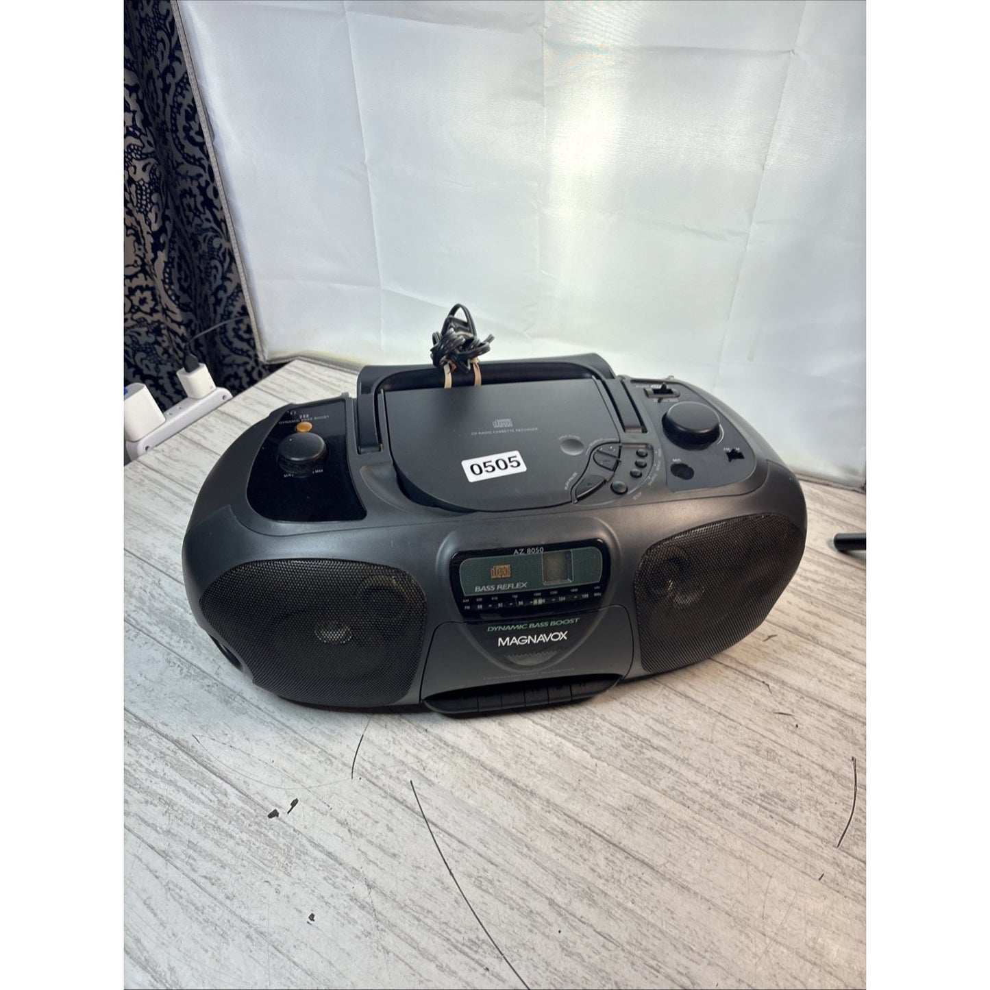 Magnavox AZ 8050 Dynamic Bass Boost AM FM CD Cassette Boom Box