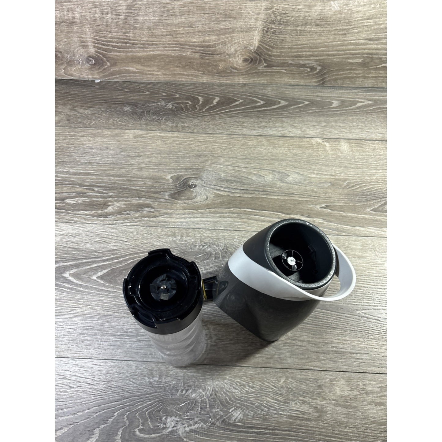 Oster MyBlend Personal Blender BLSTPB-GWH-000 Black/White With Sports Bottle