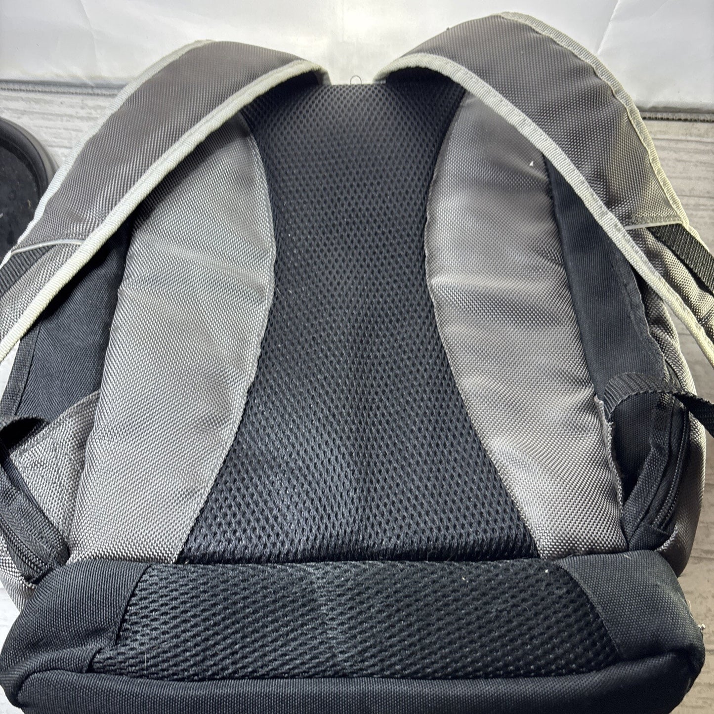 Xbox 360 Backpack Gaming Bag Mad Catz Hiking Camping Travel Bag School Gray EUC