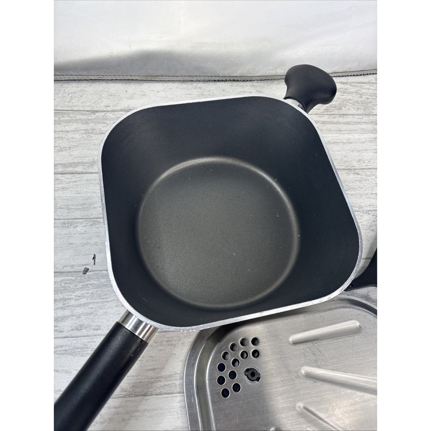 Wear-Ever Air Fryer 2Qt Stockpot Aluminum Nonstick Dutch Oven Pan & Lid