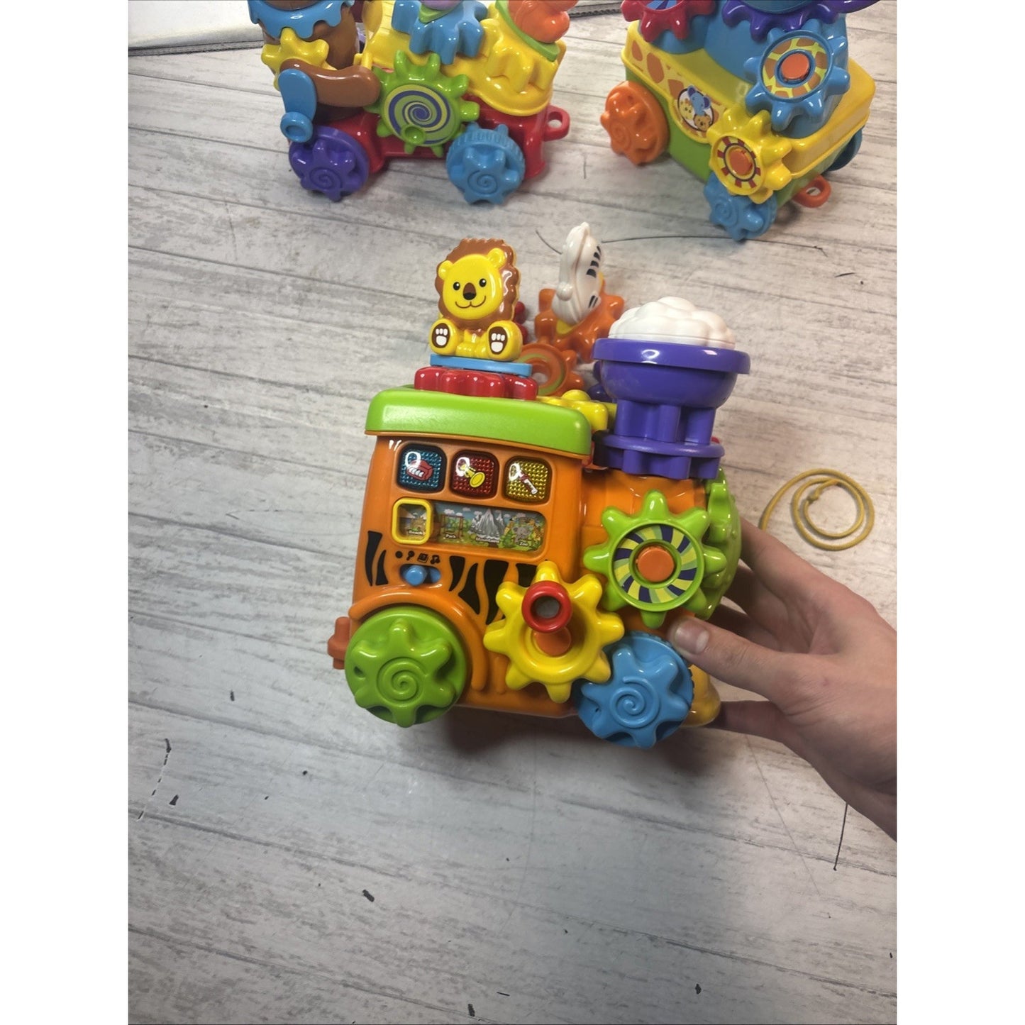 VTech GearZooz Roll and Roar Animal Train Musical Gears Smart Play WORKS