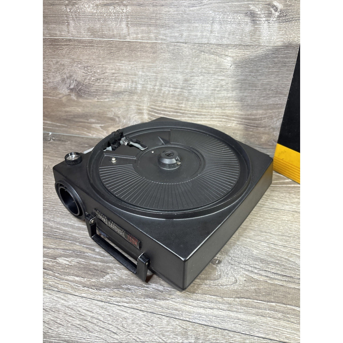 Kodak Carousel 750H Slide Projector W/ Remote & Carousel Transvue 80 Slide Tray