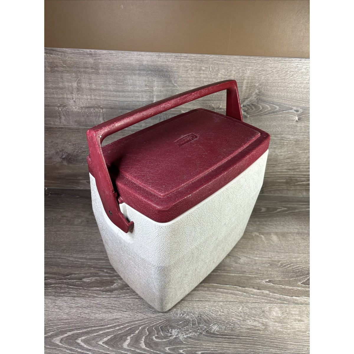 Vintage 1996 Coleman 5274 16 Qt Oscar Cooler White/Red Made in USA