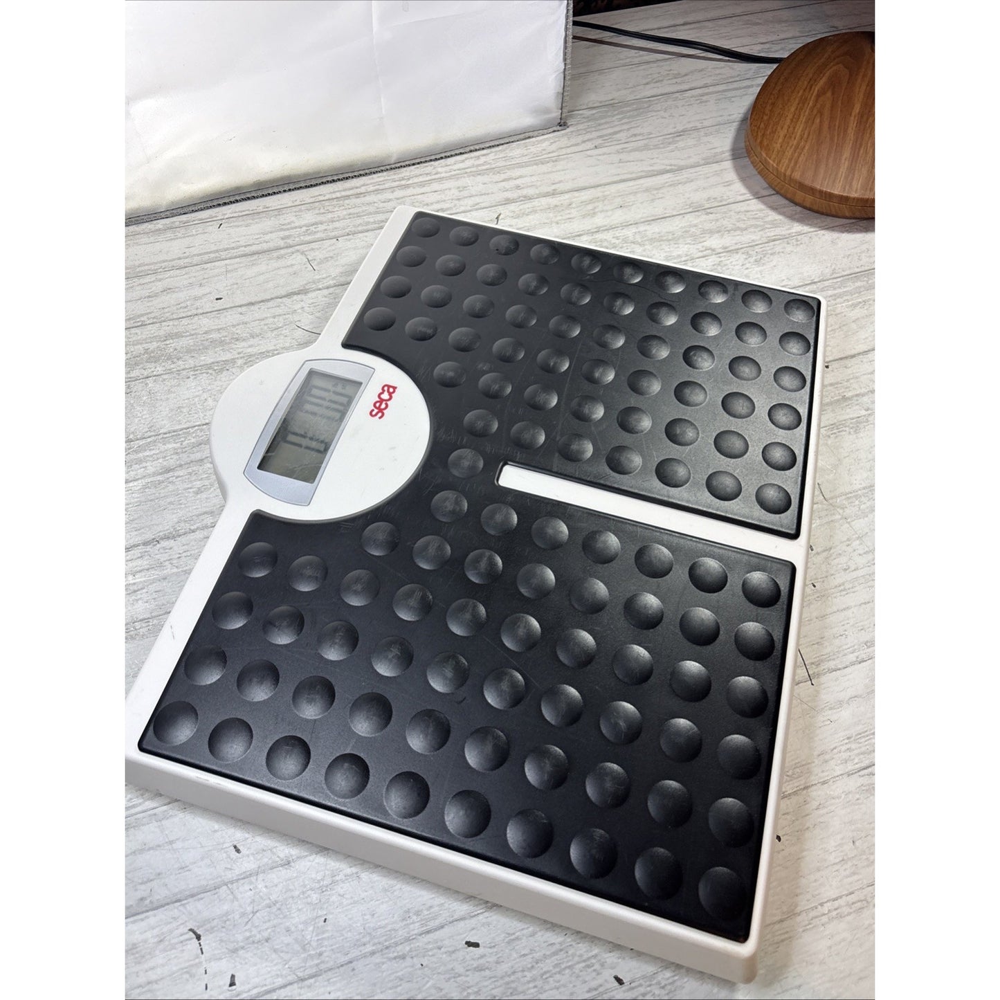 Seca 813 Robusta Digital Flat Scale 440 lb Capacity – Extra Wide Platform Works