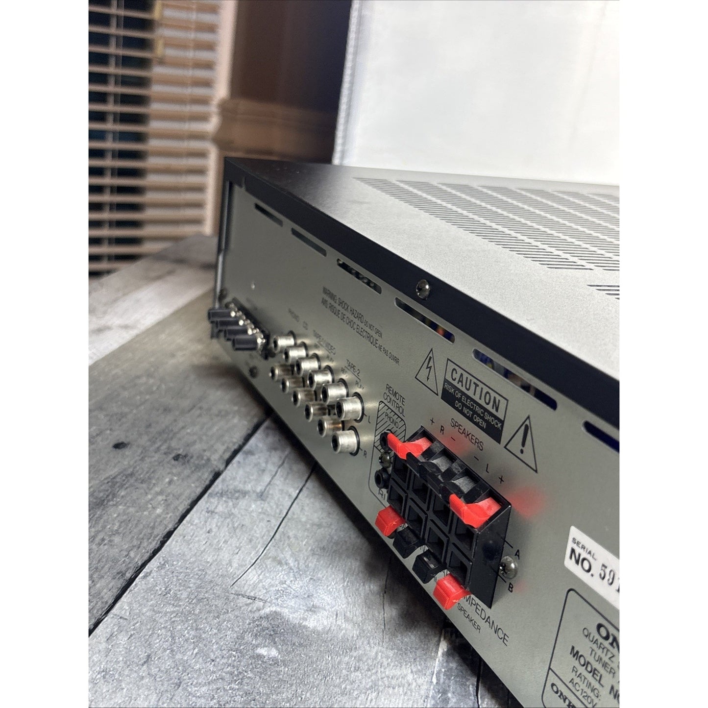 Vintage Receiver Onkyo Quartz Synthesized R1 Amplifier w/ Tuner AM FM TX-820