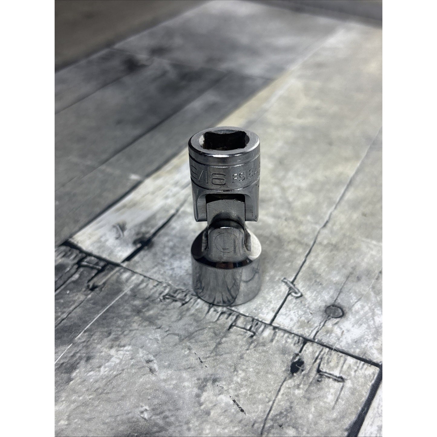 Snap On #FS18A - 9/16”, SAE, Swivel Socket, 3/8" Drive, 6 Point, Chrome-USA