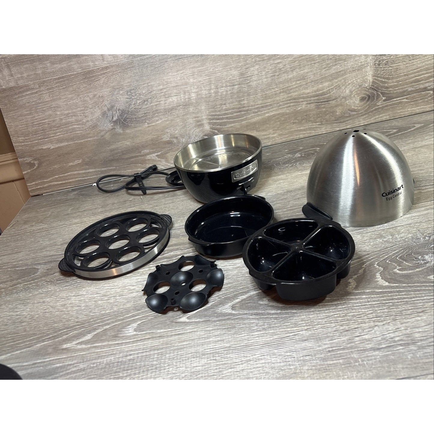 Cuisinart Egg Cooker Stainless Series Model CEC-7 Stainless Steel Tested/Works