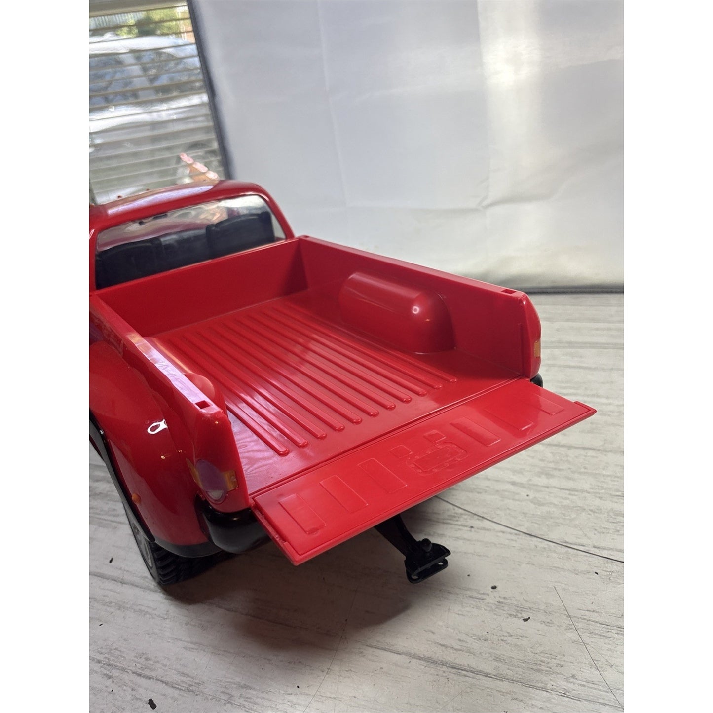 2002 Breyer RED Dually Pickup Truck Giddy Up 22” Long Horse Trailer Toy