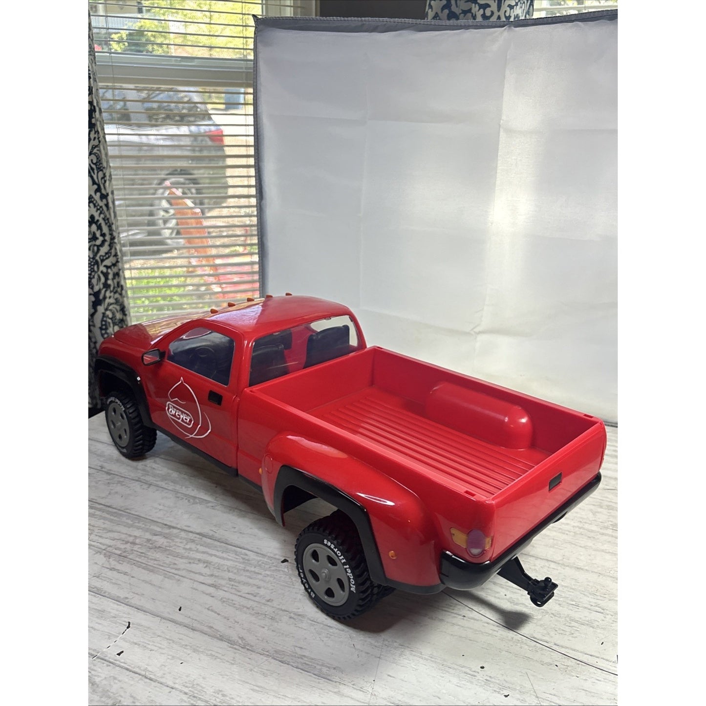 2002 Breyer RED Dually Pickup Truck Giddy Up 22” Long Horse Trailer Toy