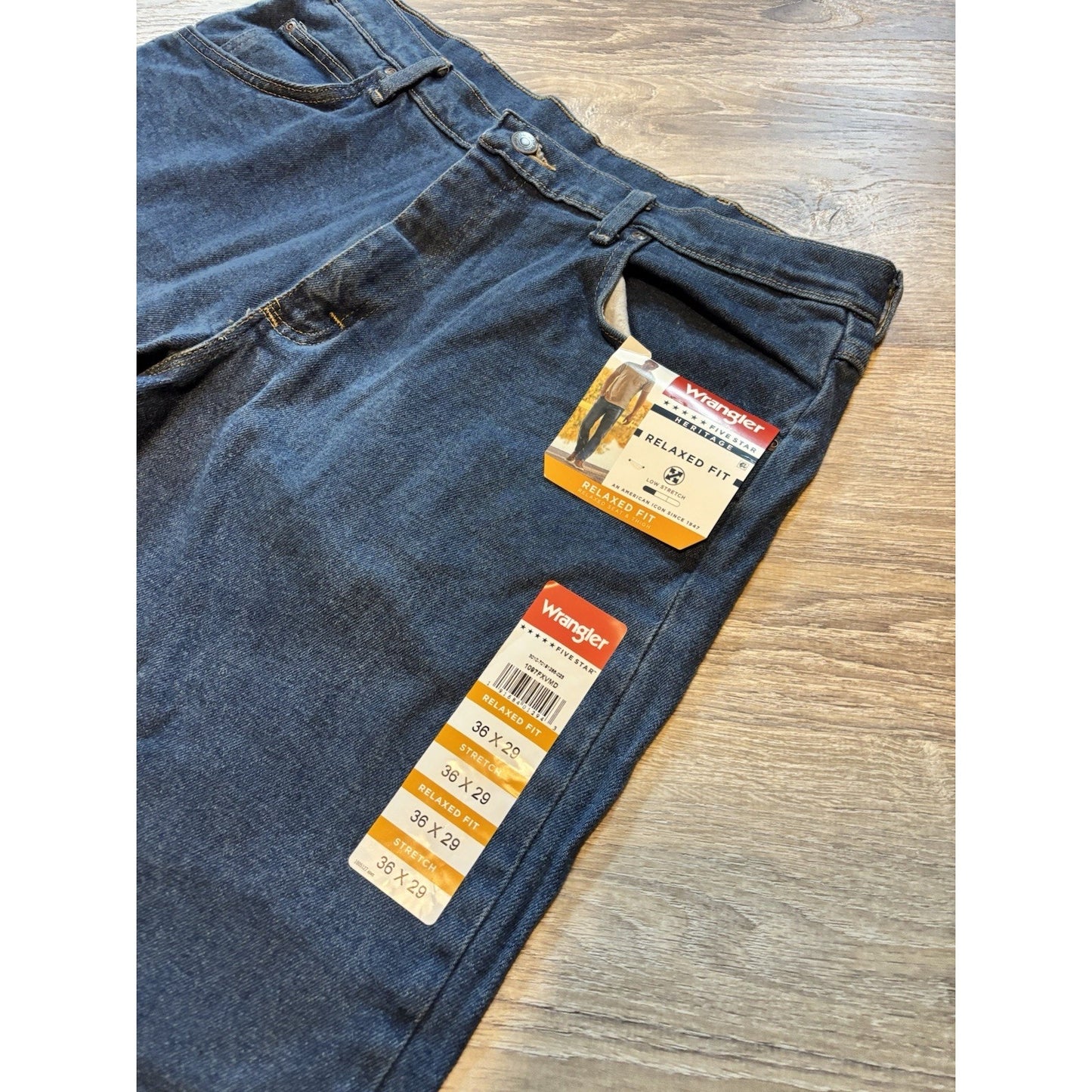 NWT Wrangler Men 36x29 Relaxed Fit Straight Leg Denim Five Star Premium Jeans**