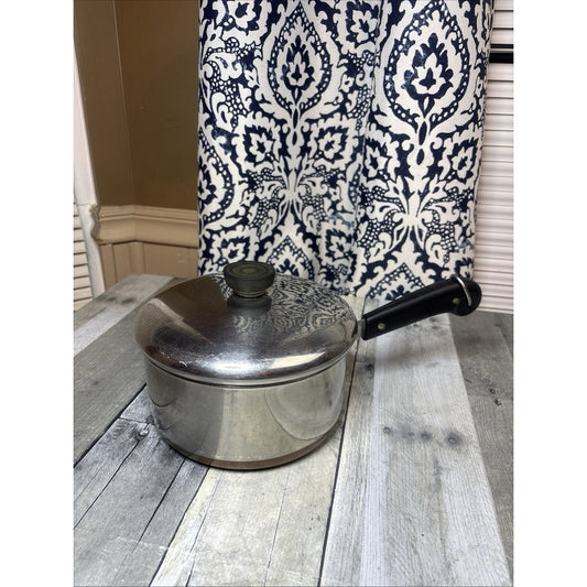 Vintage Revere Ware 1 QT Sauce Pan 1801 Copper Bottom W/Lid Clinton IL, USA
