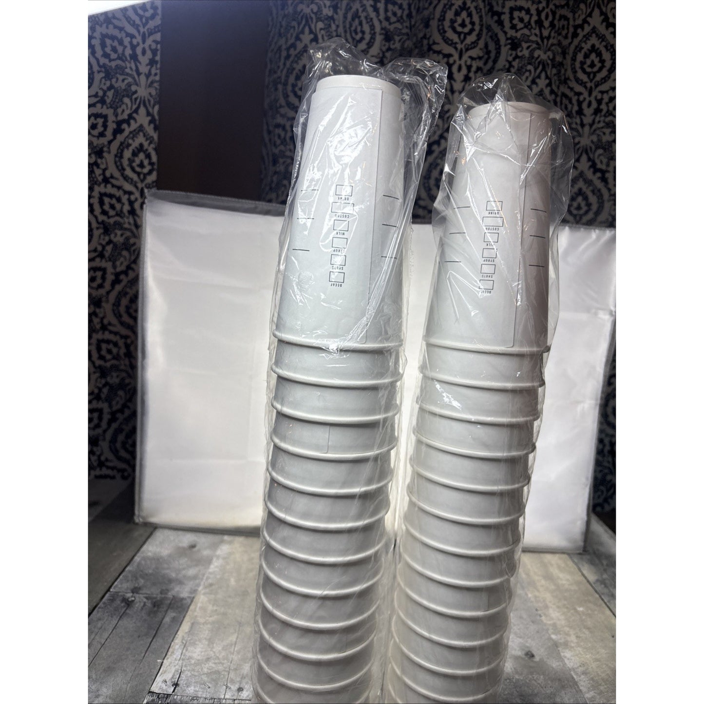 Starbucks Disposable Paper Coffee Cups 24oz - 2 Packs (30 Cups) Large Venti NEW