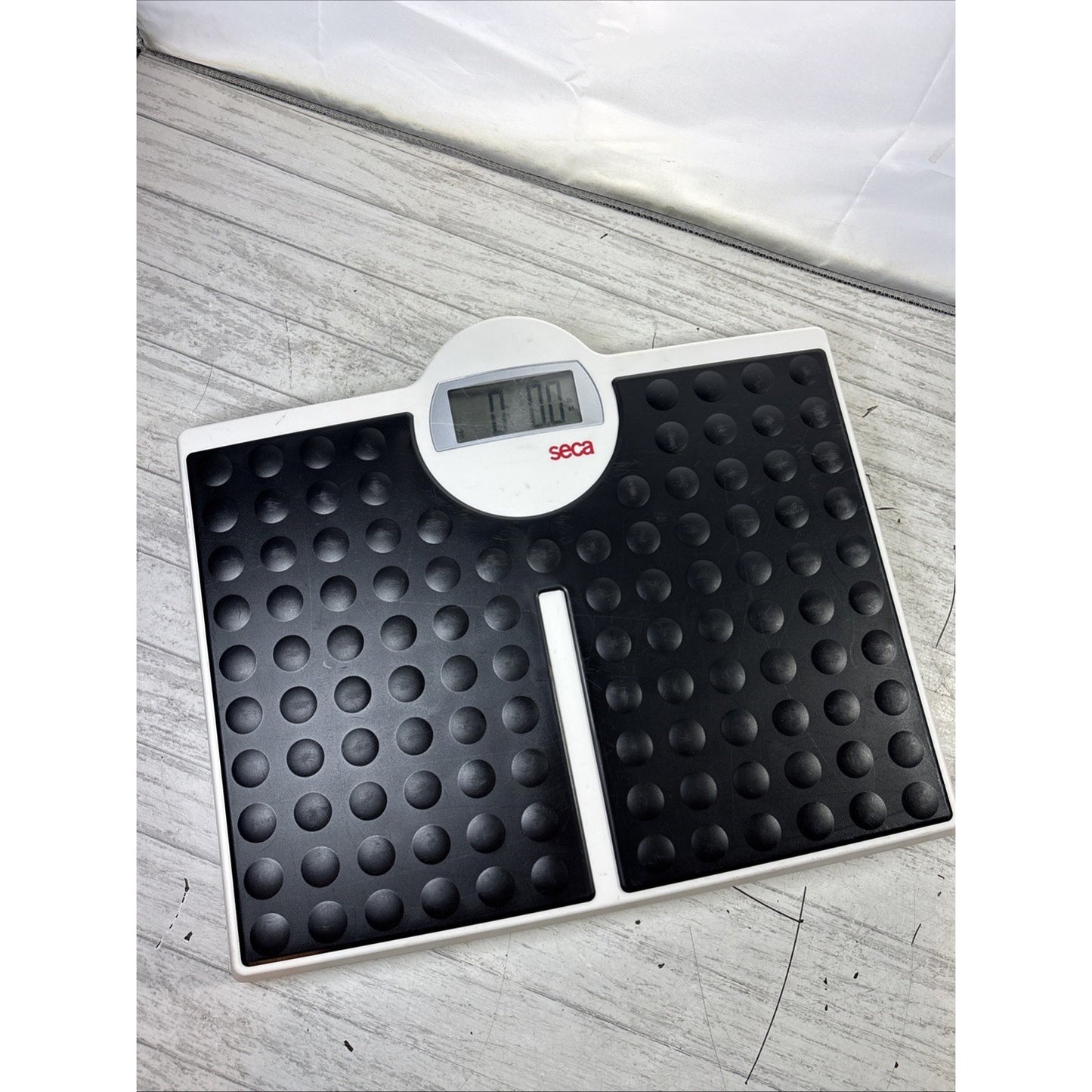 Seca 813 Robusta Digital Flat Scale 440 lb Capacity – Extra Wide Platform Works
