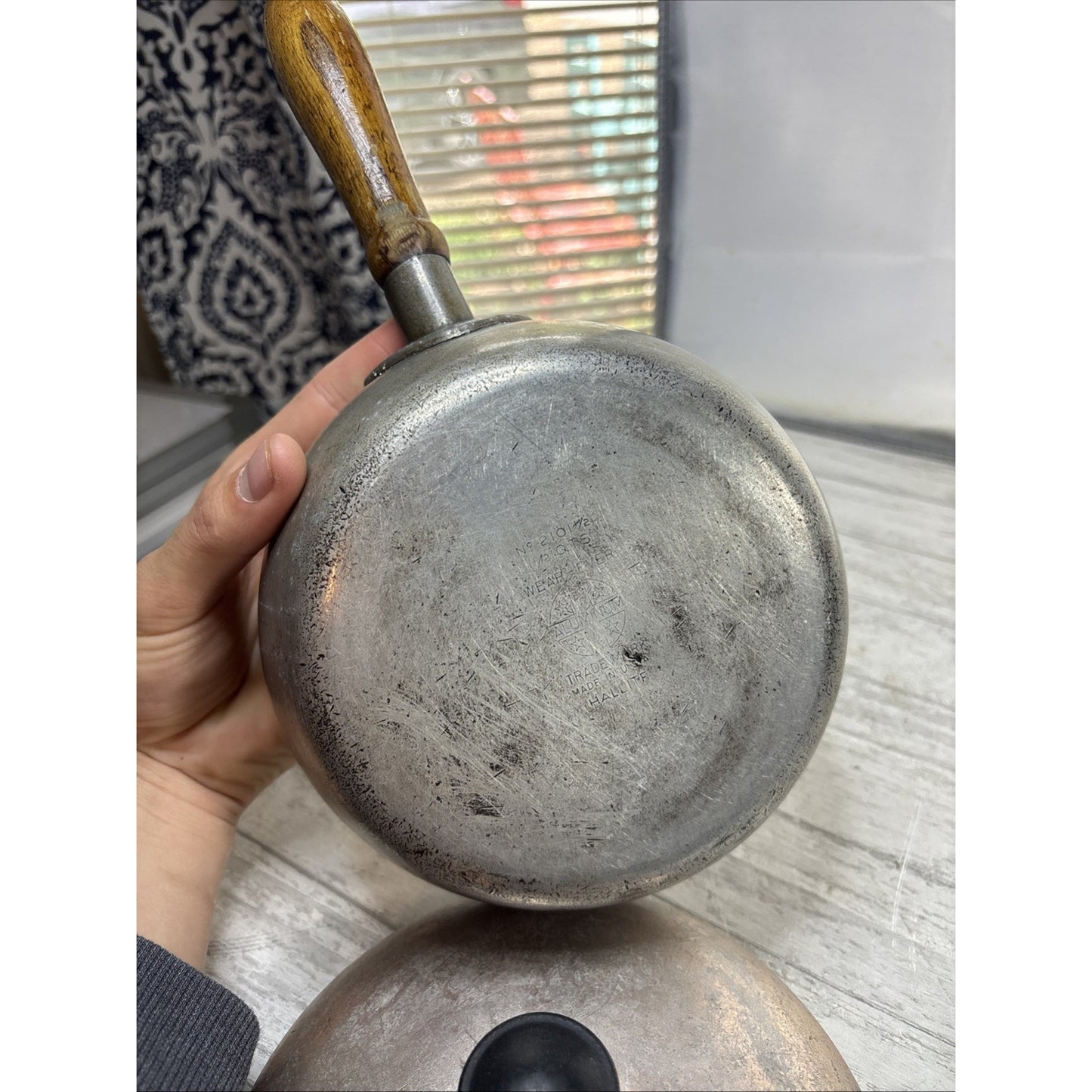 Vintage Wear-Ever Hallite Aluminum USA 1 1/2 Qt Pot With Copper Lid #2101 1/2