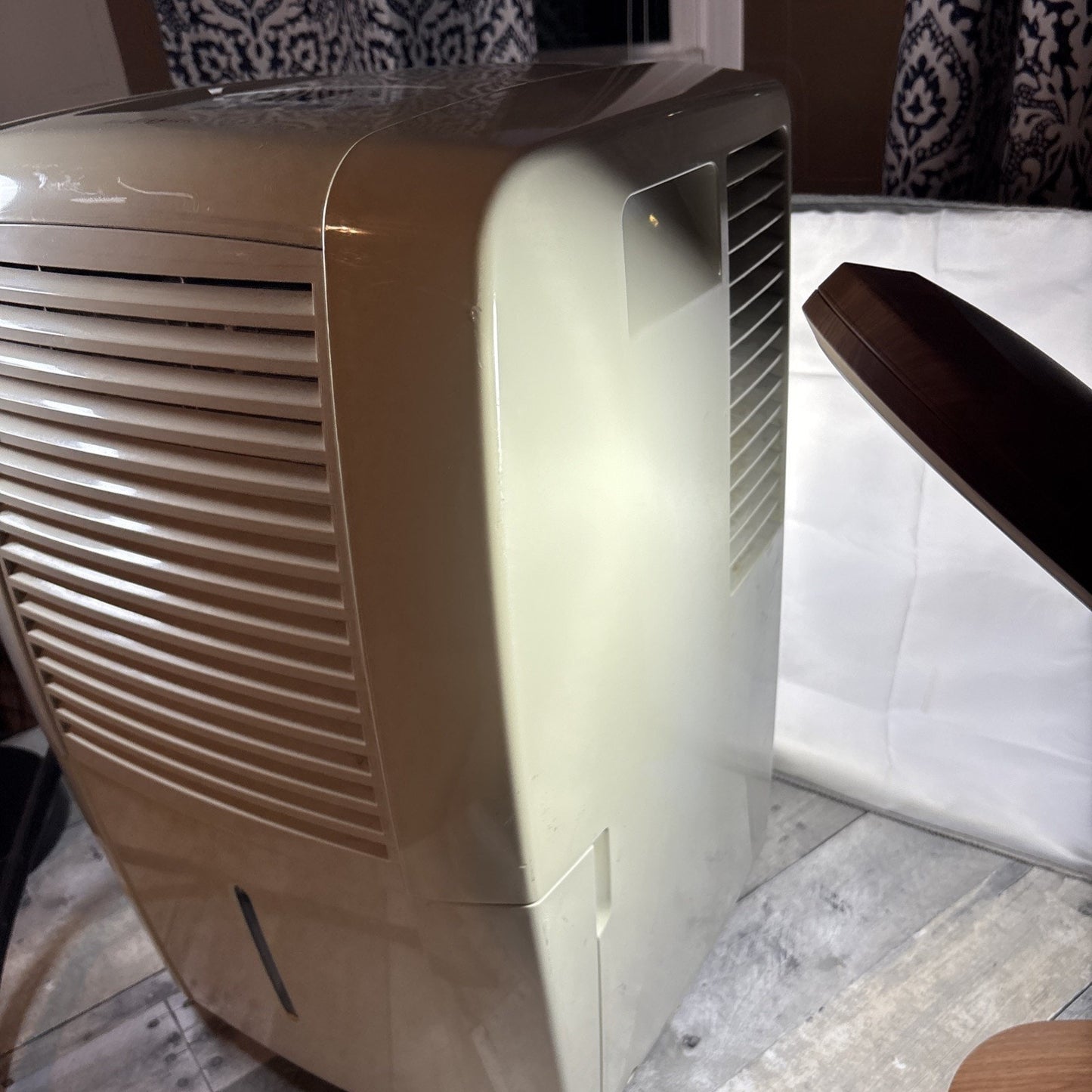 Frigidaire 50 pt Dehumidifier - FDL50S1 - Used