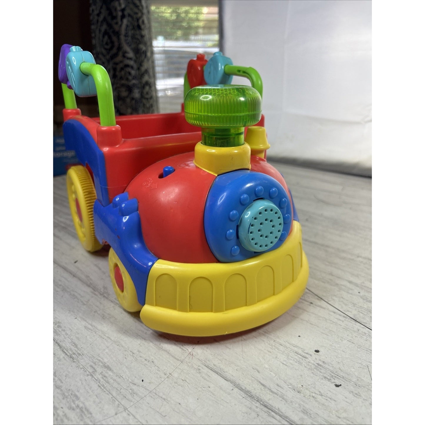 Fisher Price Amazing Animals Sing Go Choo Choo Train Engine Works