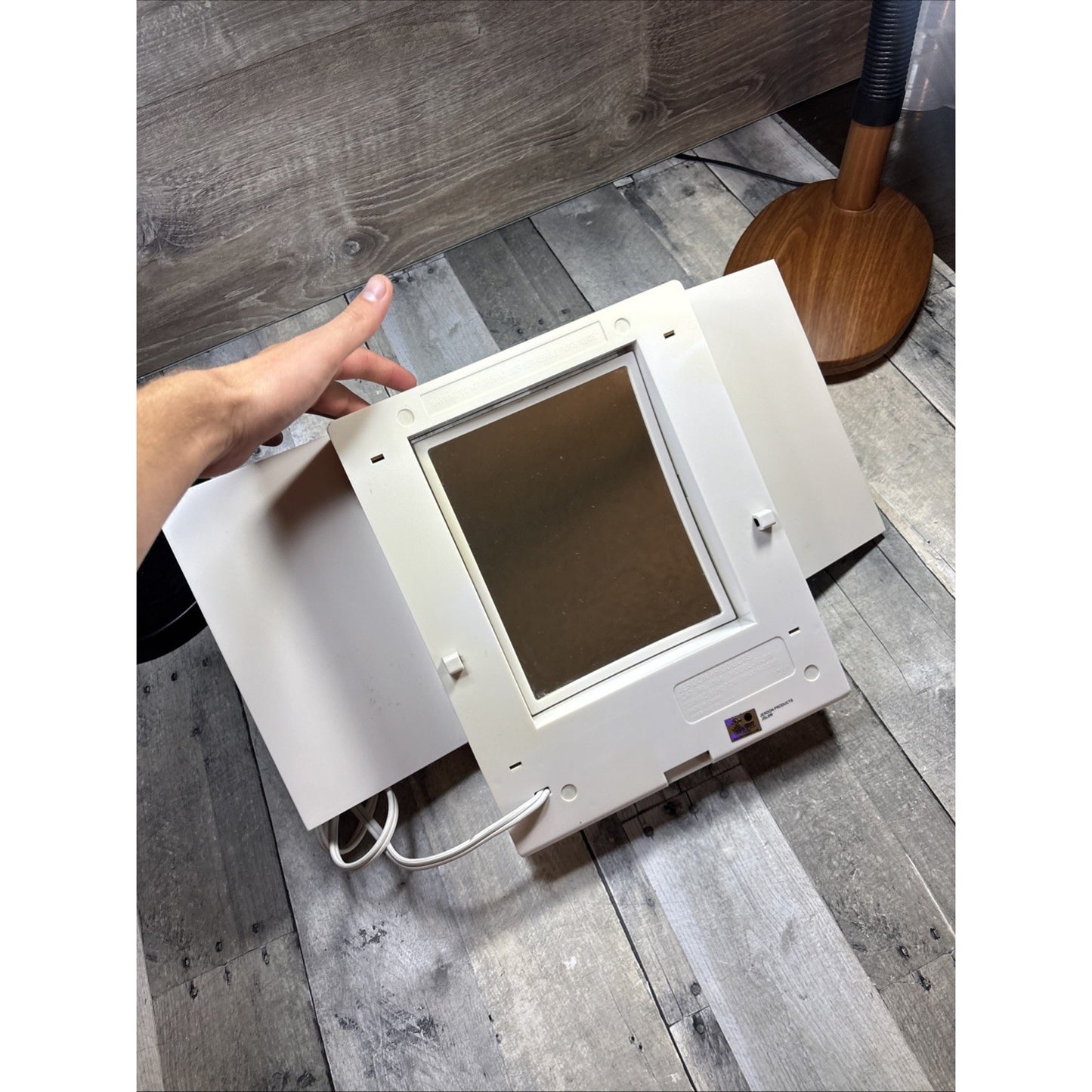Vintage Jerdon JGL9W Tri Fold Two Sided Lighted White Makeup Mirror Works Well