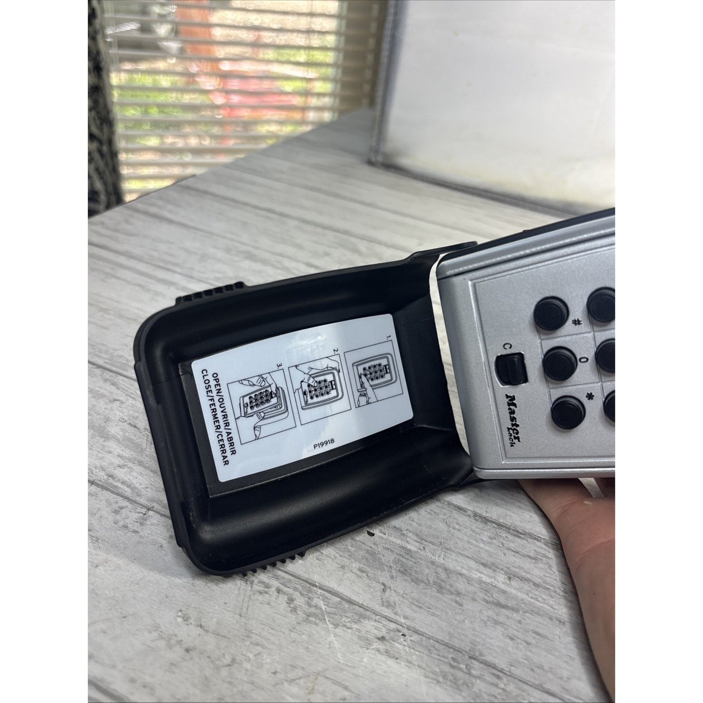 Master Lock 5423D Wall Mount Push Button Lock Box Secure Key Storage Ready 2 Use