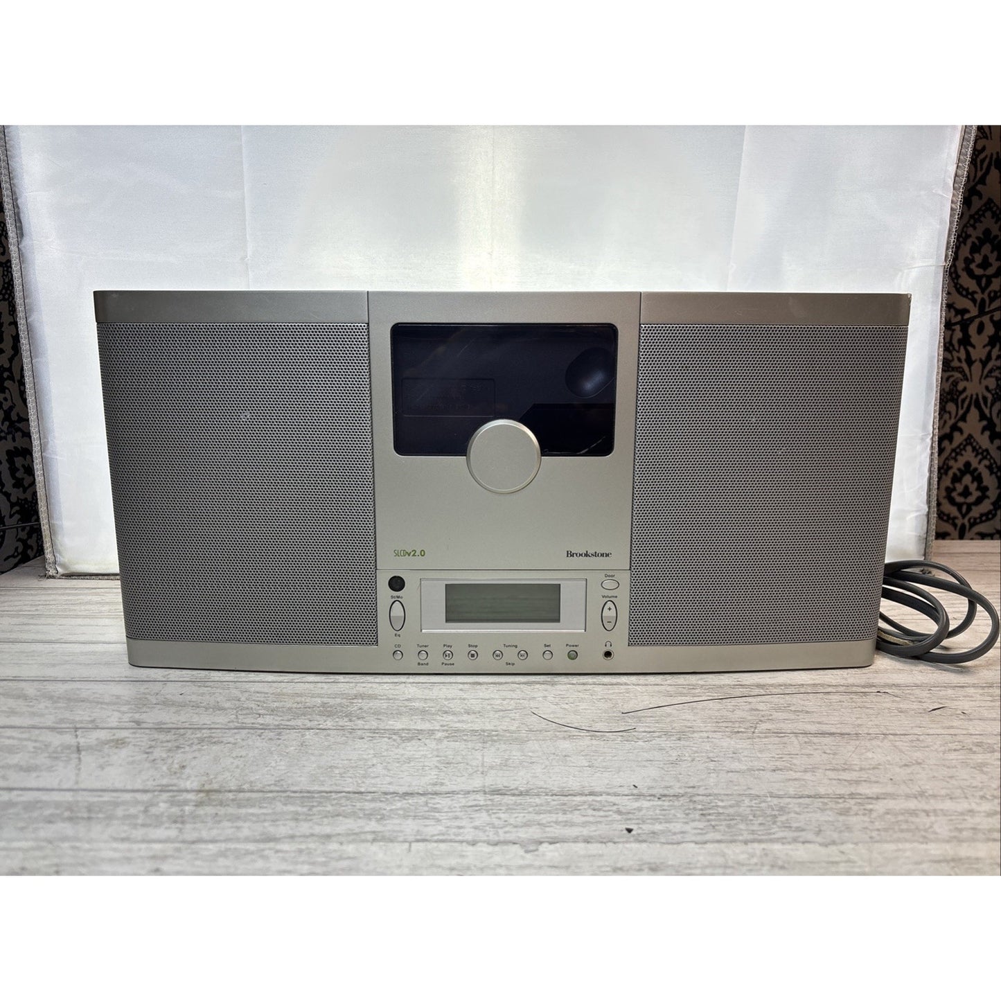 BROOKSTONE SLCDv2.0 CD Player AM/ FM Clock Radio Stereo No Remote Tested Working