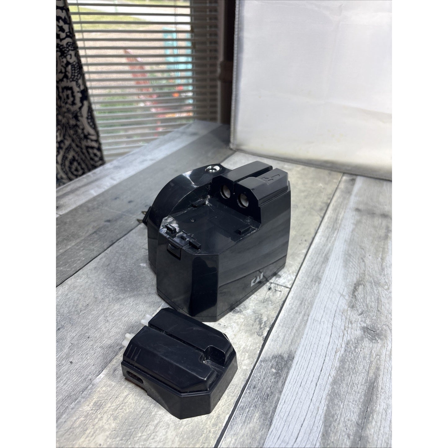 SHUN Electric Knife Sharpener by KAI Corporation Black AP119