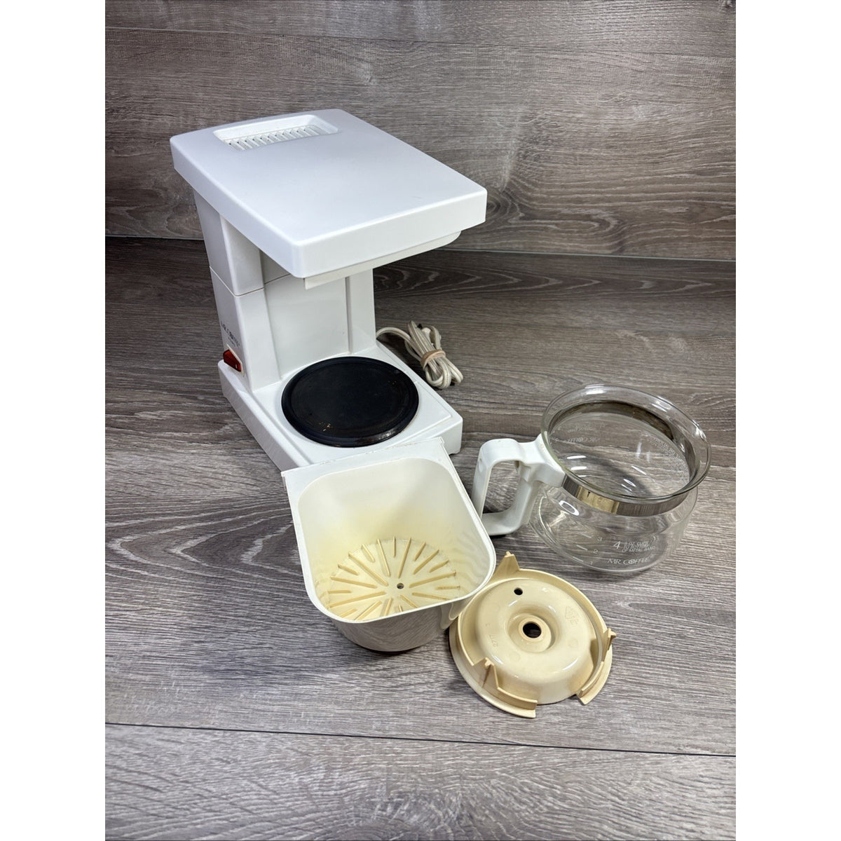 Mr Coffee Jr Mini 4 Cup Coffee Maker Model VL4 Color White