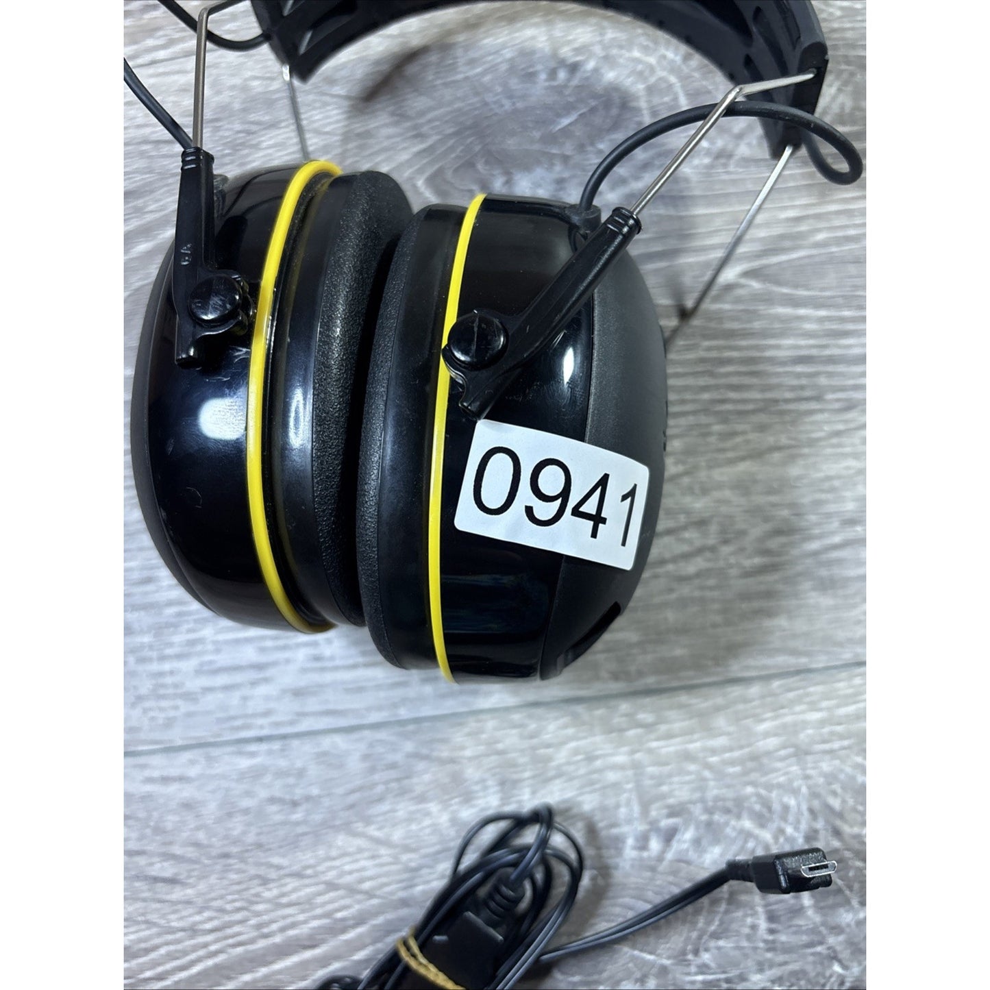 3M WorkTunes Connect Hearing Protection Headphones Noise Cancellation Bluetooth