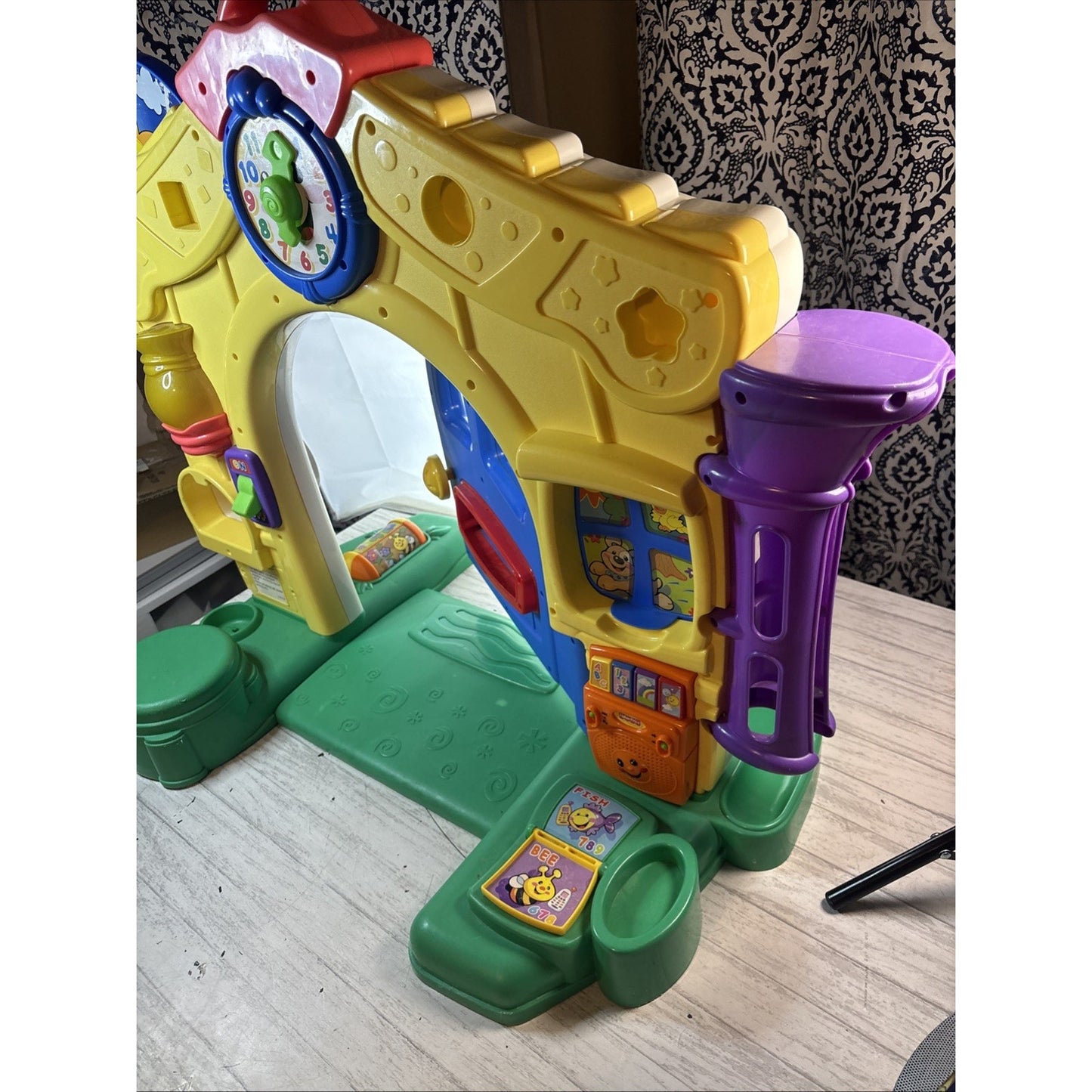 Vintage 2004 Fisher Price Laugh And Learn House - 2 Interactive Play Modes