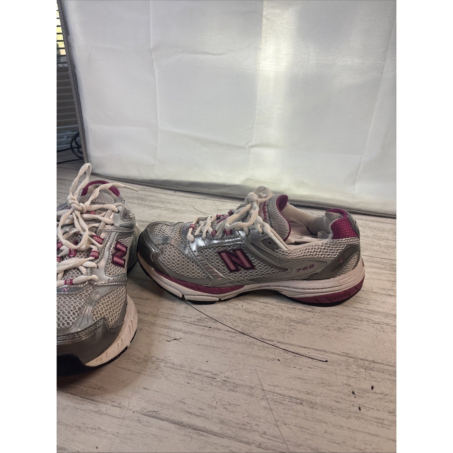 NEW BALANCE 768 Running Shoe Women’s Size 7 1/2 • Breast Cancer Awareness - Pink