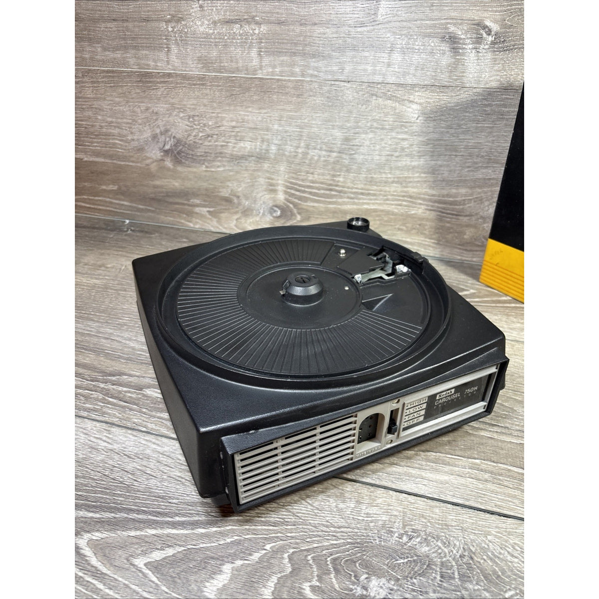 Kodak Carousel 750H Slide Projector W/ Remote & Carousel Transvue 80 Slide Tray