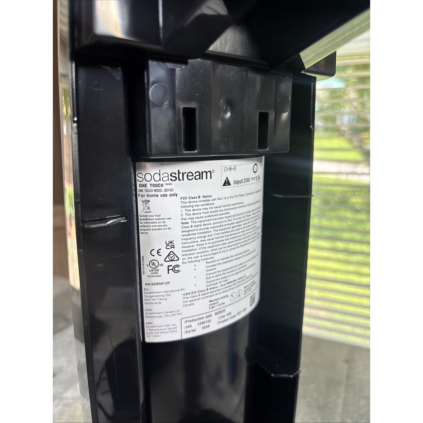 SodaStream Fizzi One Touch Black SOT-001 Sparkling Water Machine W/Co2 & Cord