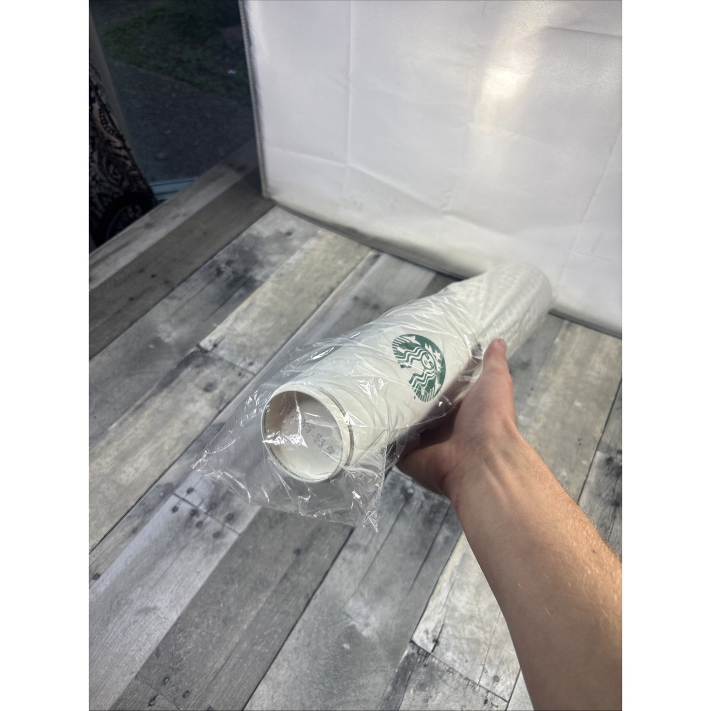 STARBUCKS Disposable PAPER CUPS Venti Large (24 Oz) New & Sealed - 15 Count