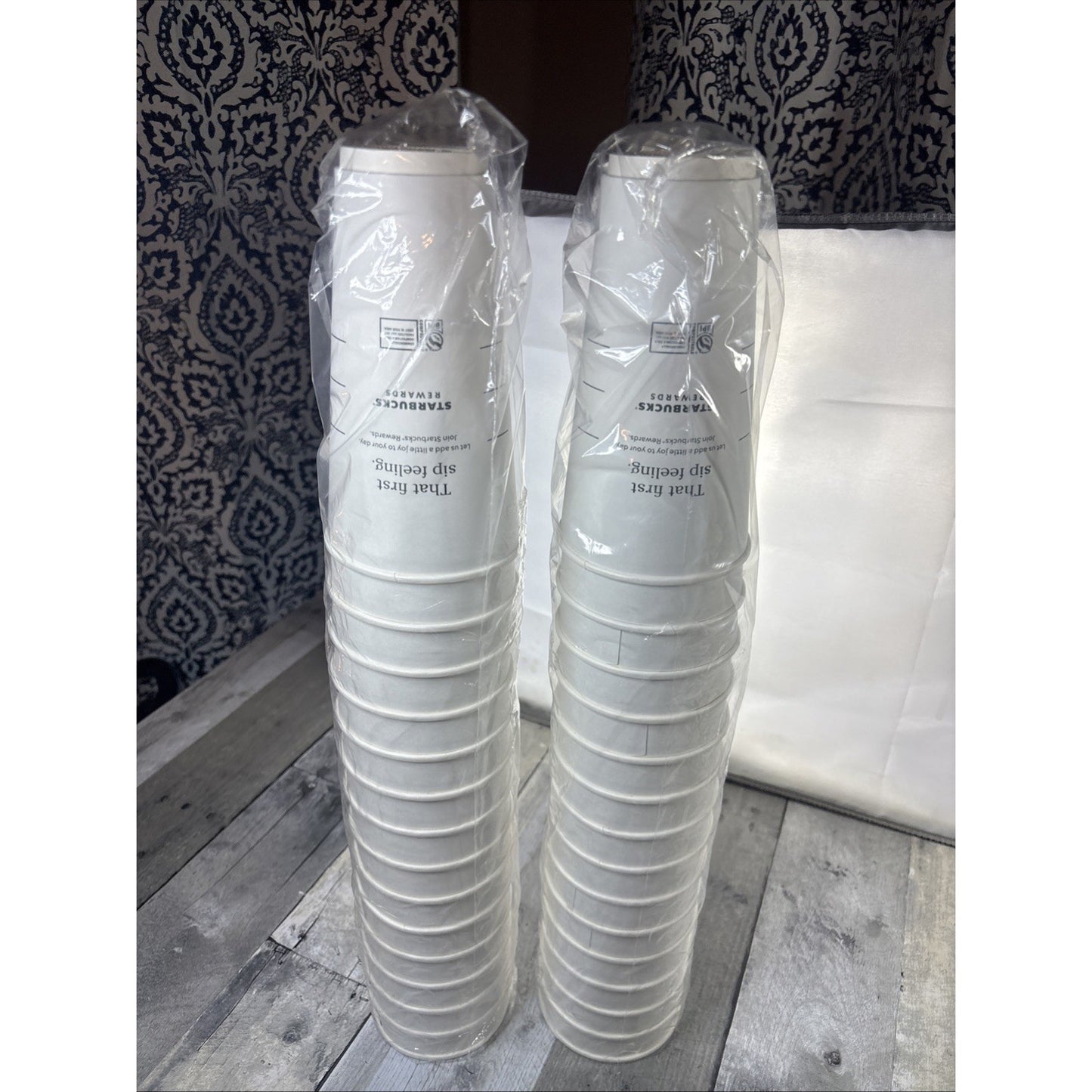 Starbucks Disposable Paper Coffee Cups 24oz - 2 Packs (30 Cups) Large Venti NEW