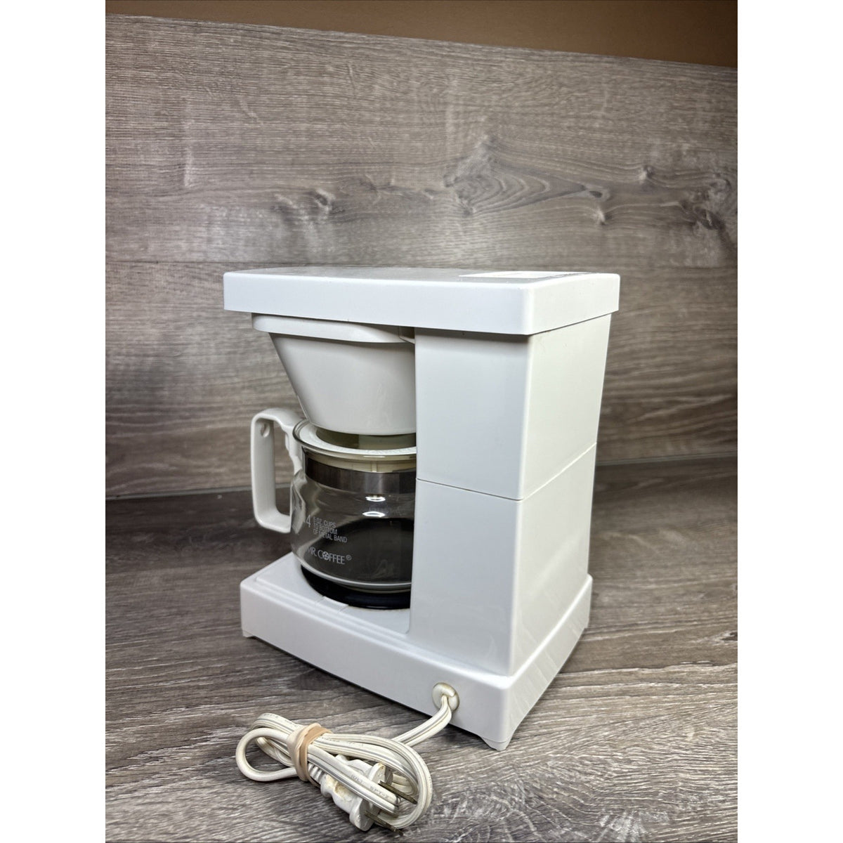 Mr Coffee Jr Mini 4 Cup Coffee Maker Model VL4 Color White