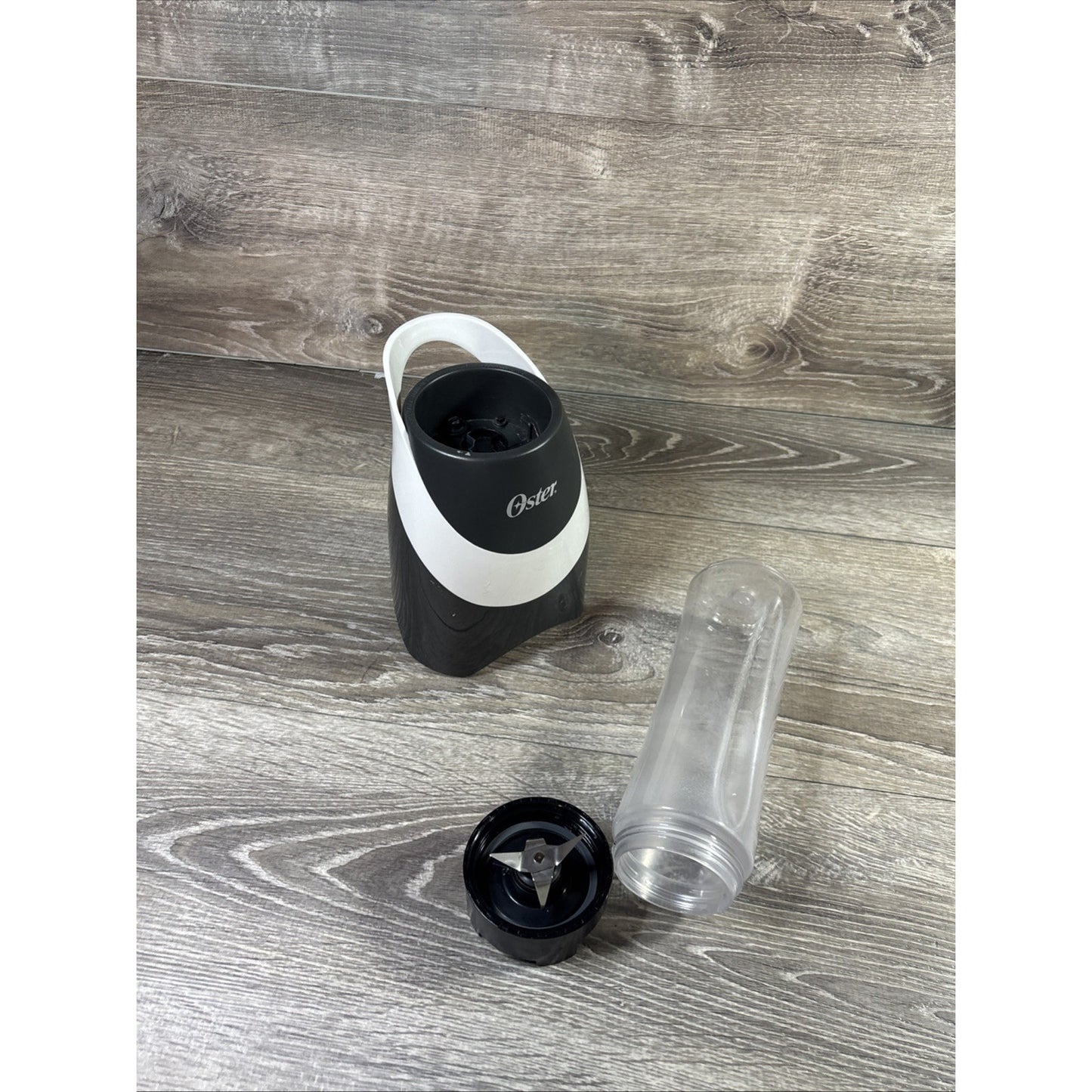Oster MyBlend Personal Blender BLSTPB-GWH-000 Black/White With Sports Bottle