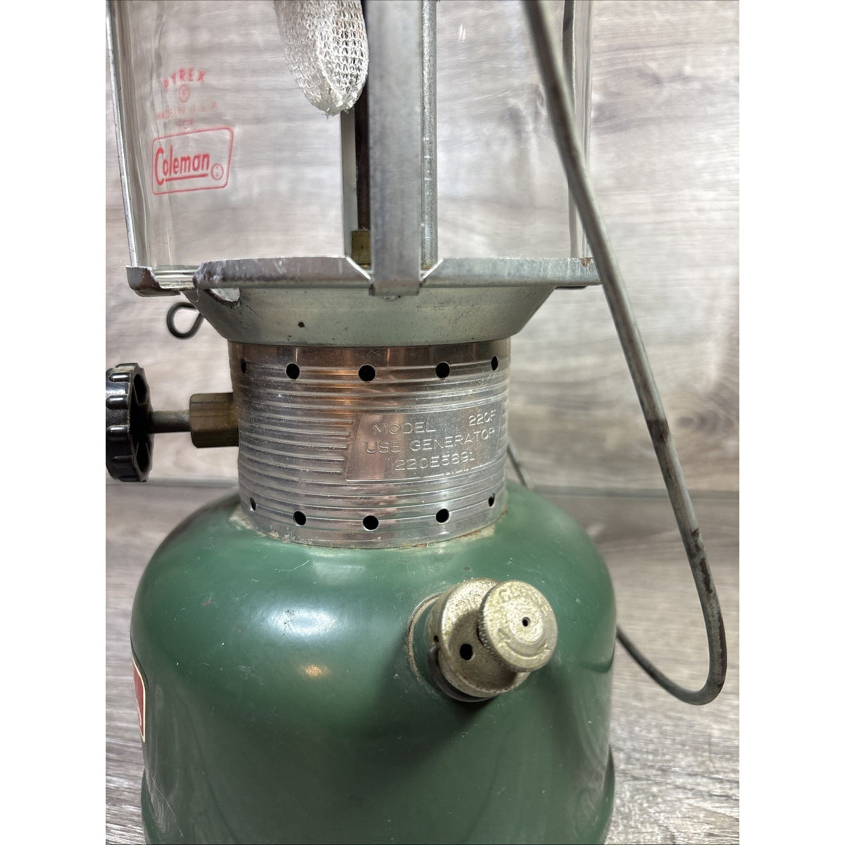 Vintage 1971 Coleman Model 220F Dual 2 Mantle Green Gas Camp Lantern USA