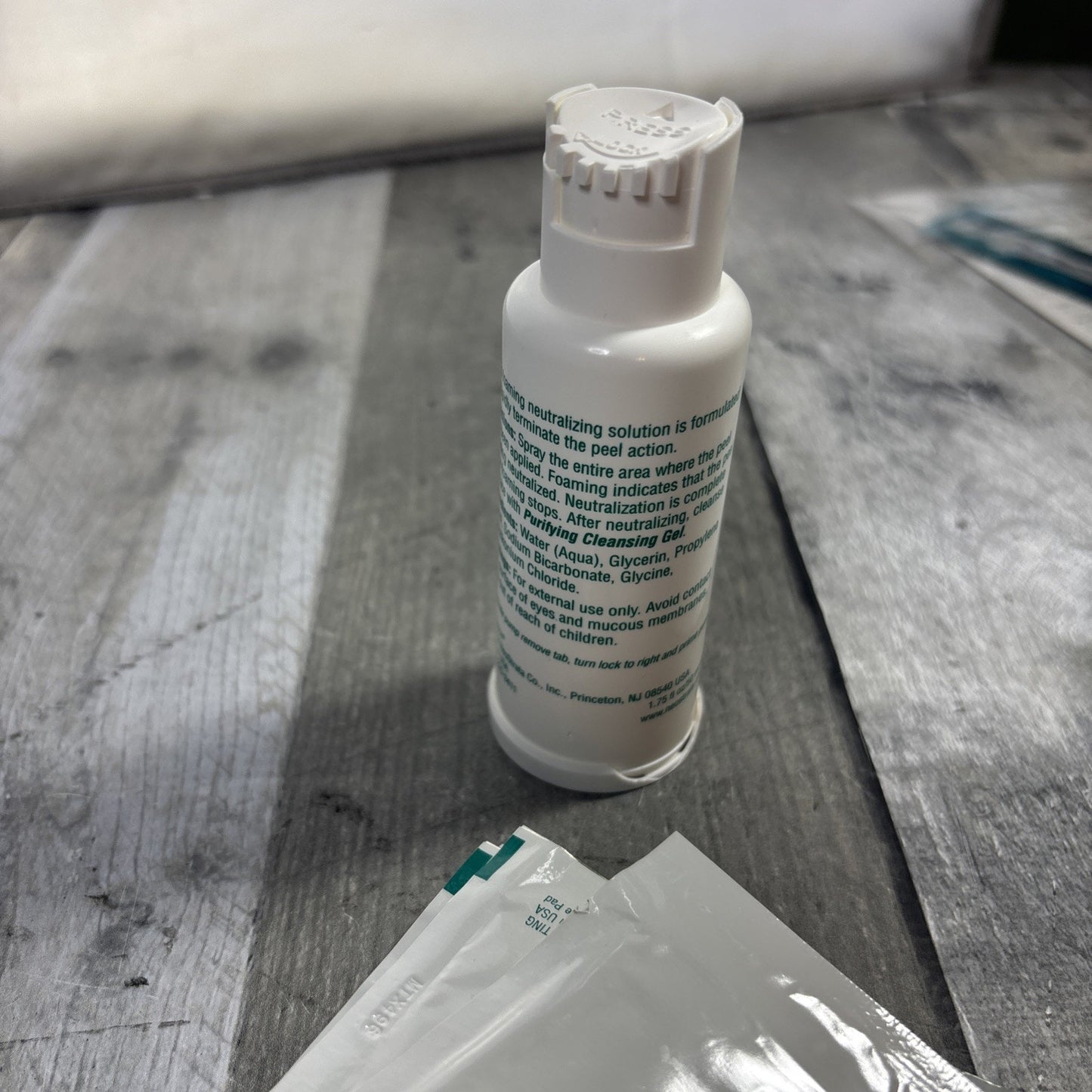 Exuviance Skin Healthy Neutralizing Solution 1.75 Fl Oz & 7 Activator Pads